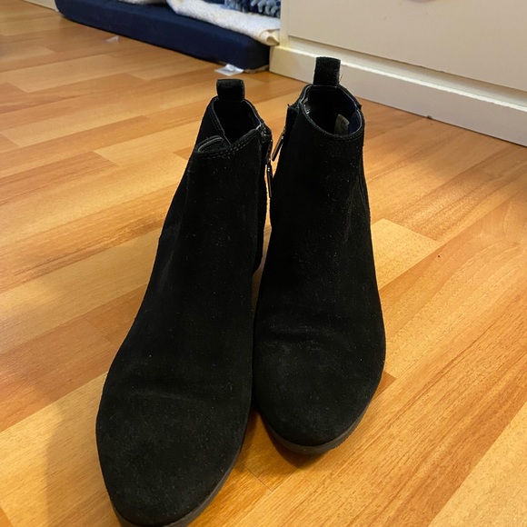 Blondo Waterproof Suede Bootie - Picture 2 of 4